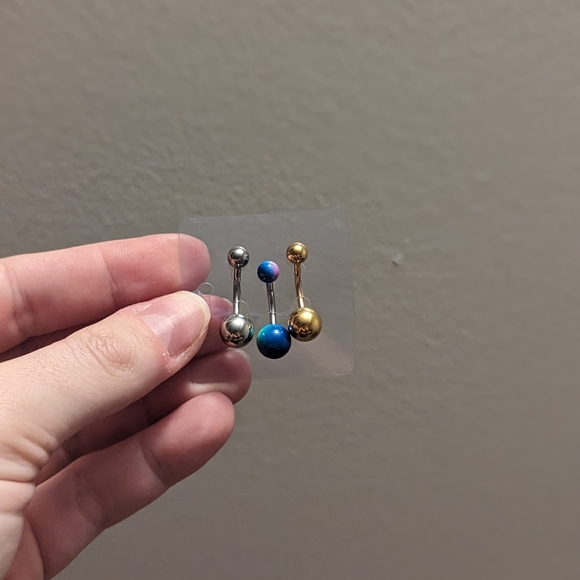 4/$40 Deal! or Bundle Freebie Surgical steel belly button jewelery - Picture 3 of 3